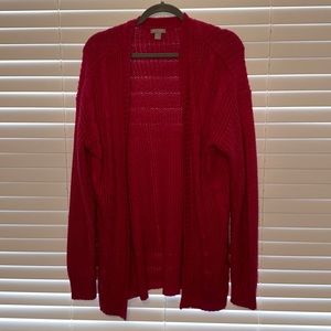 Long tunic-length cable knit open cardigan. Excellent condition.!